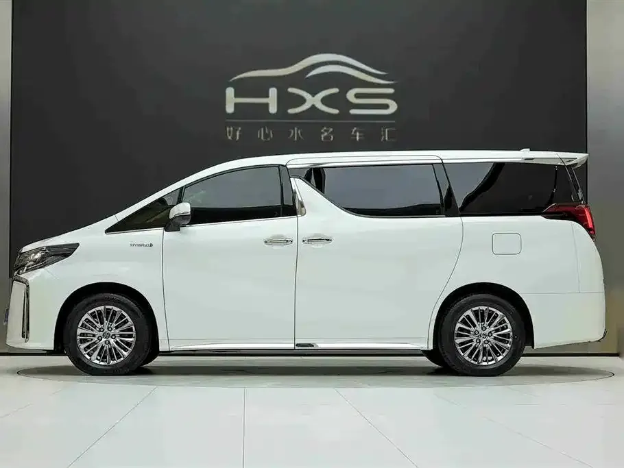 Toyota Alphard — фото 3