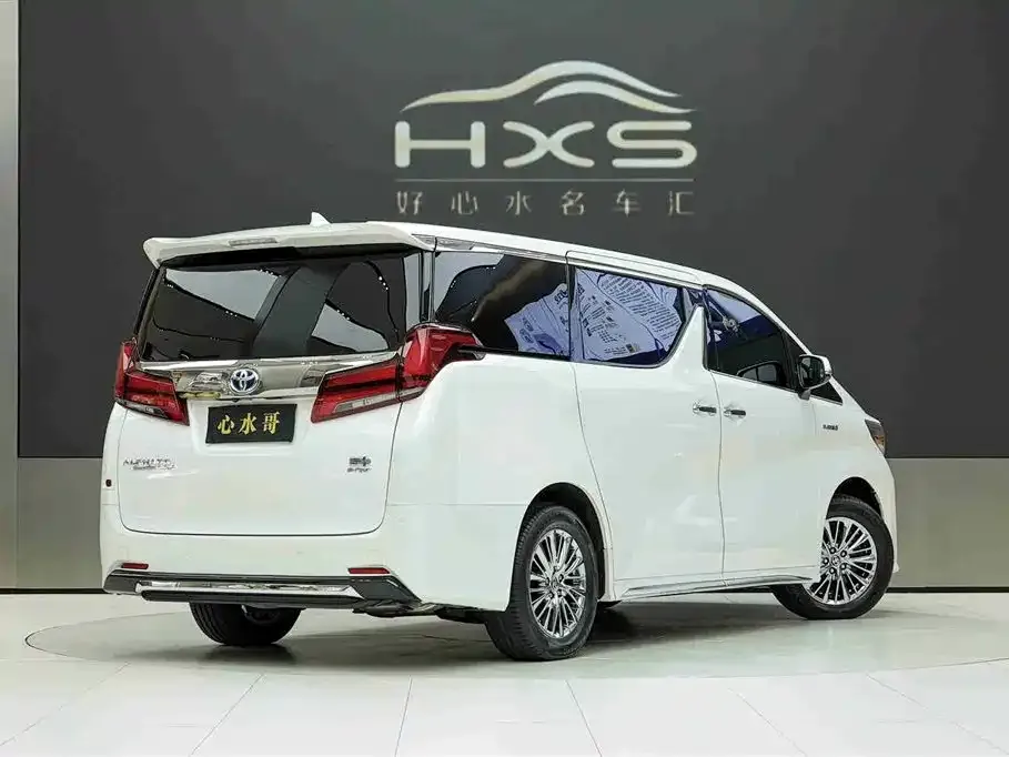 Toyota Alphard — фото 4