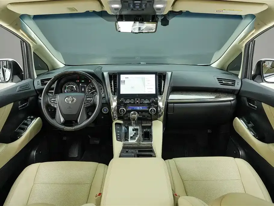 Toyota Alphard — фото 6