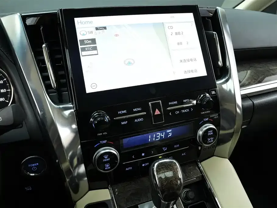 Toyota Alphard — фото 9