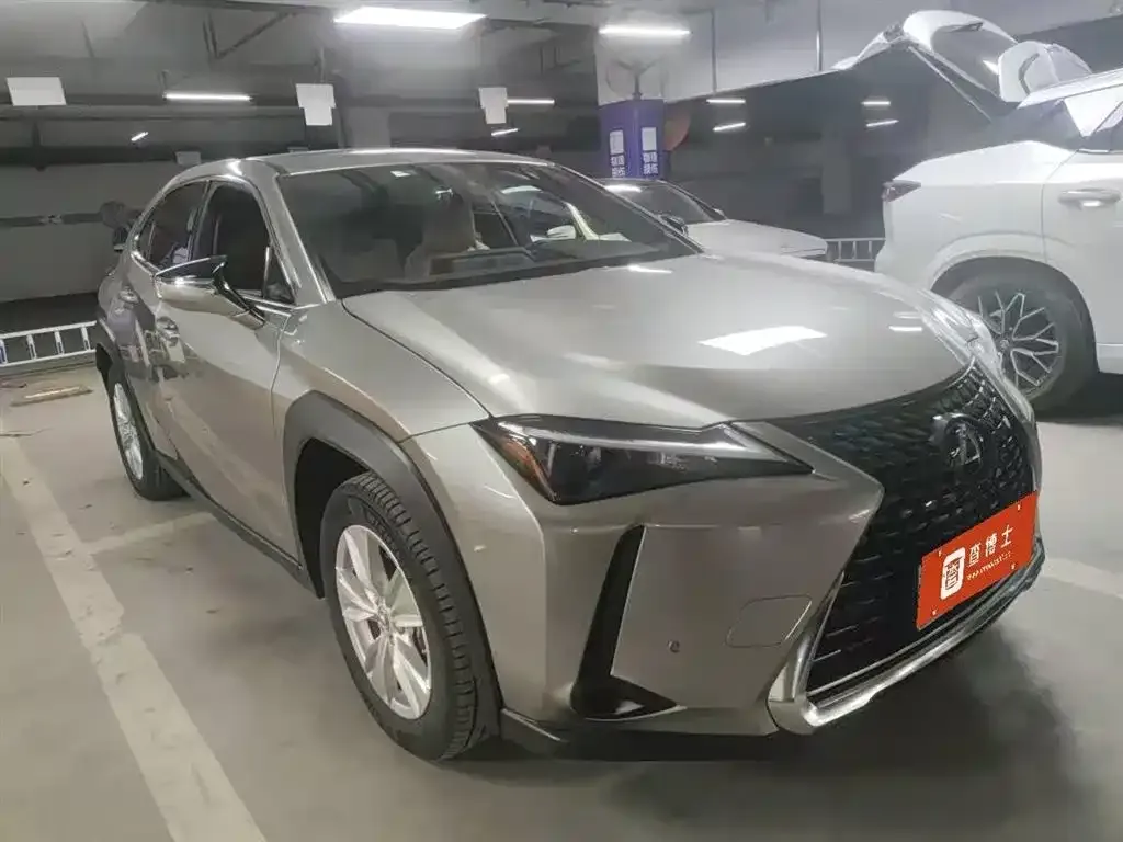 Lexus UX — фото 2