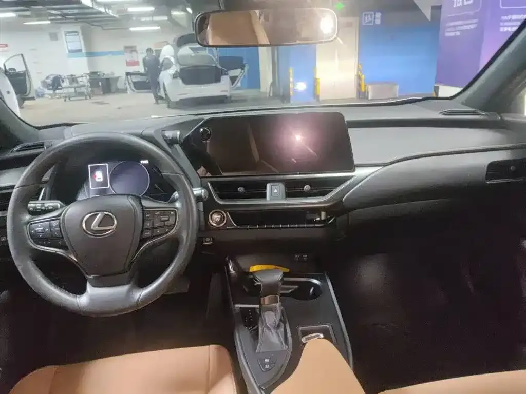Lexus UX — фото 4