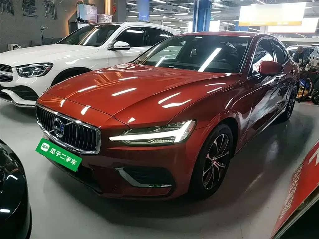 Volvo S60 — фото 1