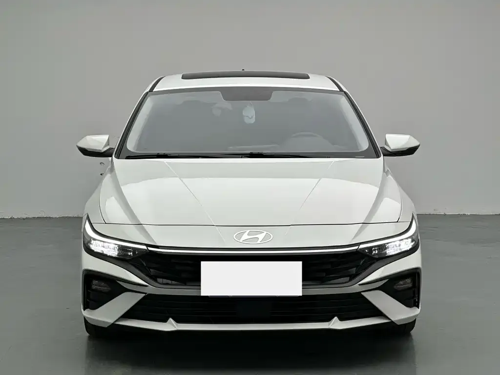 Hyundai Elantra — фото 2