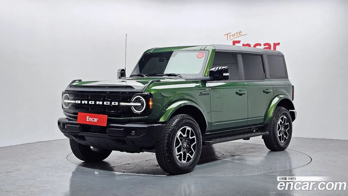 Ford Bronco — фото 1