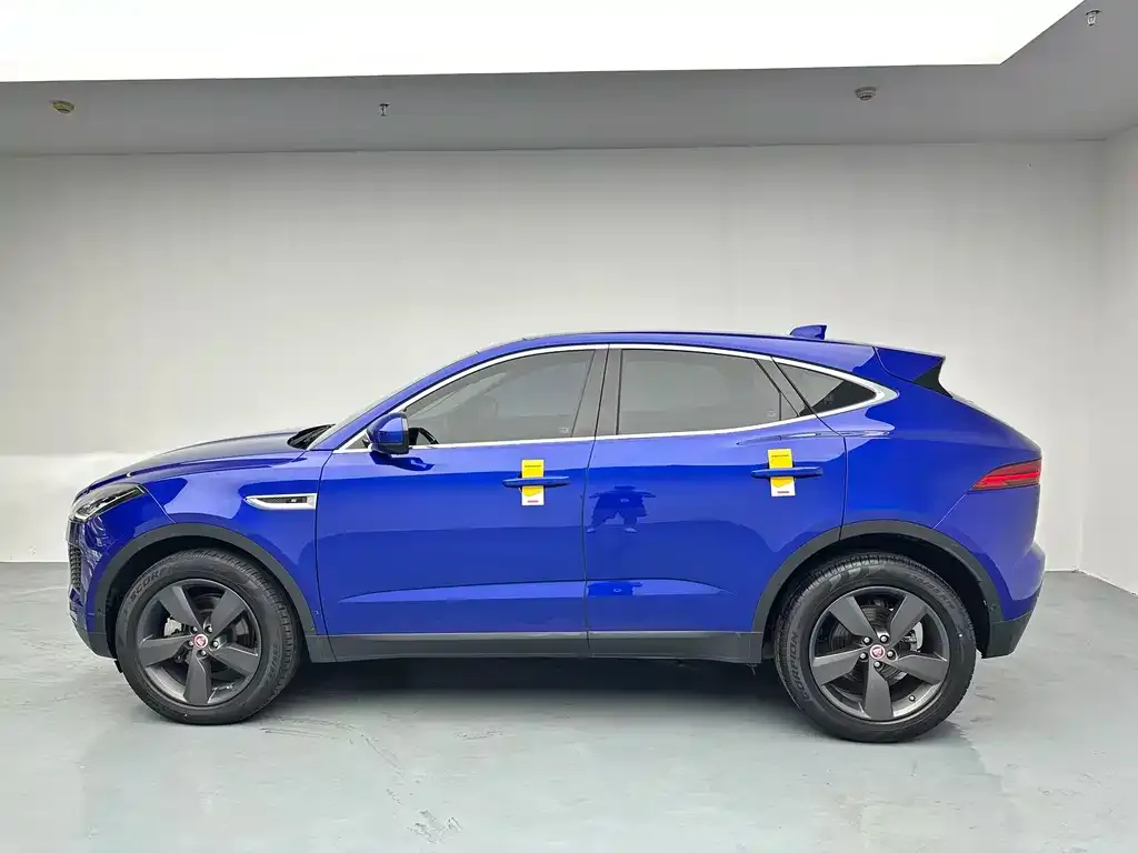 Jaguar E-PACE — фото 2