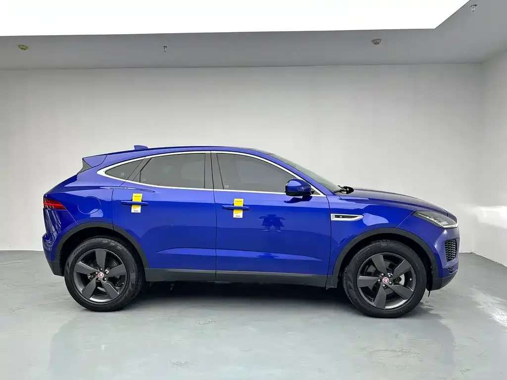 Jaguar E-PACE — фото 4