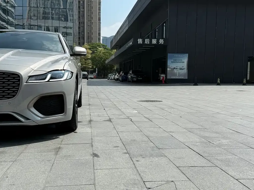 Jaguar XFL — фото 10