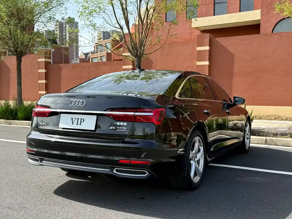 Audi A6L — фото 5