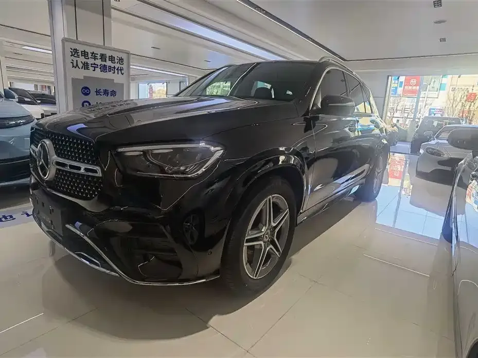 Mercedes-Benz GLE — фото 1