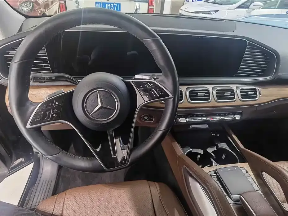 Mercedes-Benz GLE — фото 10