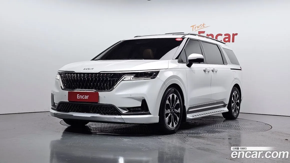 Kia Carnival — фото 1
