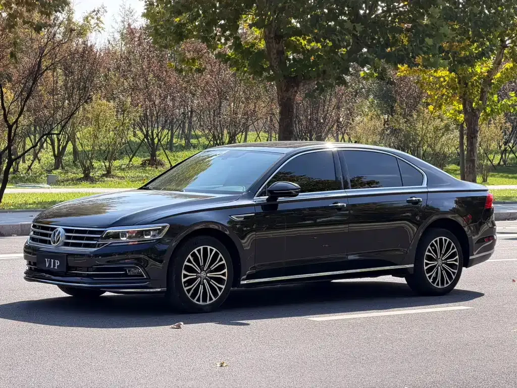 Volkswagen Phideon — фото 1