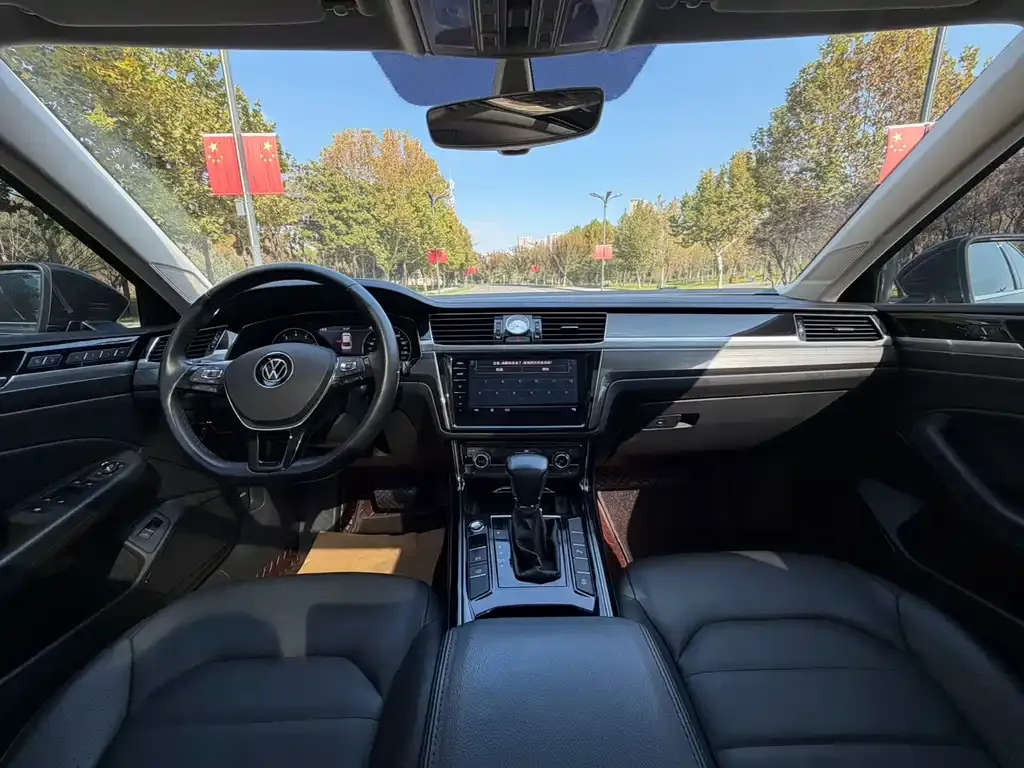 Volkswagen Phideon — фото 7