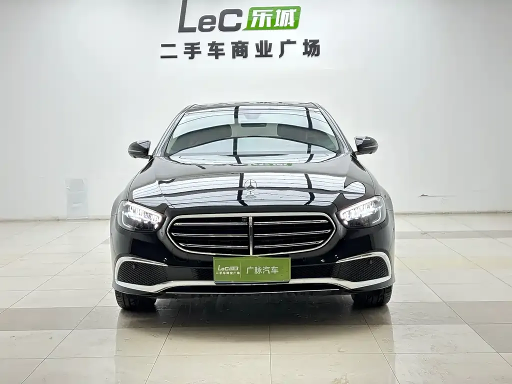Mercedes-Benz E-Class — фото 2