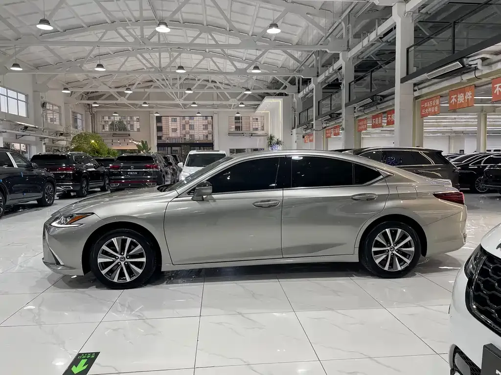 Lexus ES — фото 3
