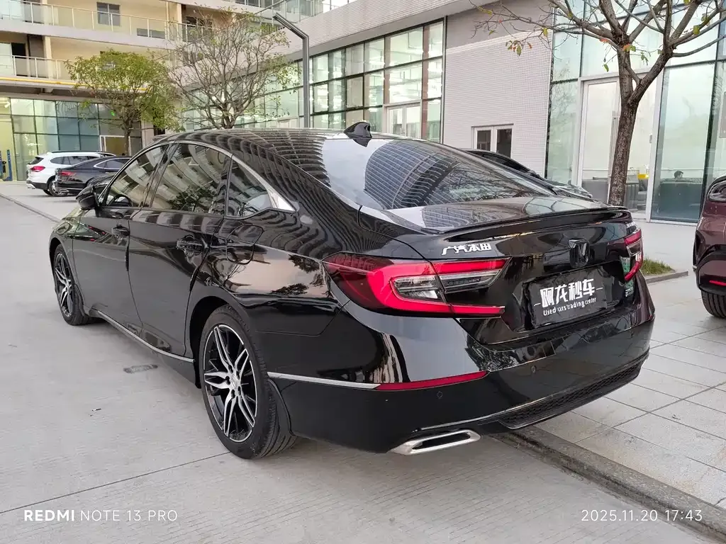 Honda Accord — фото 4