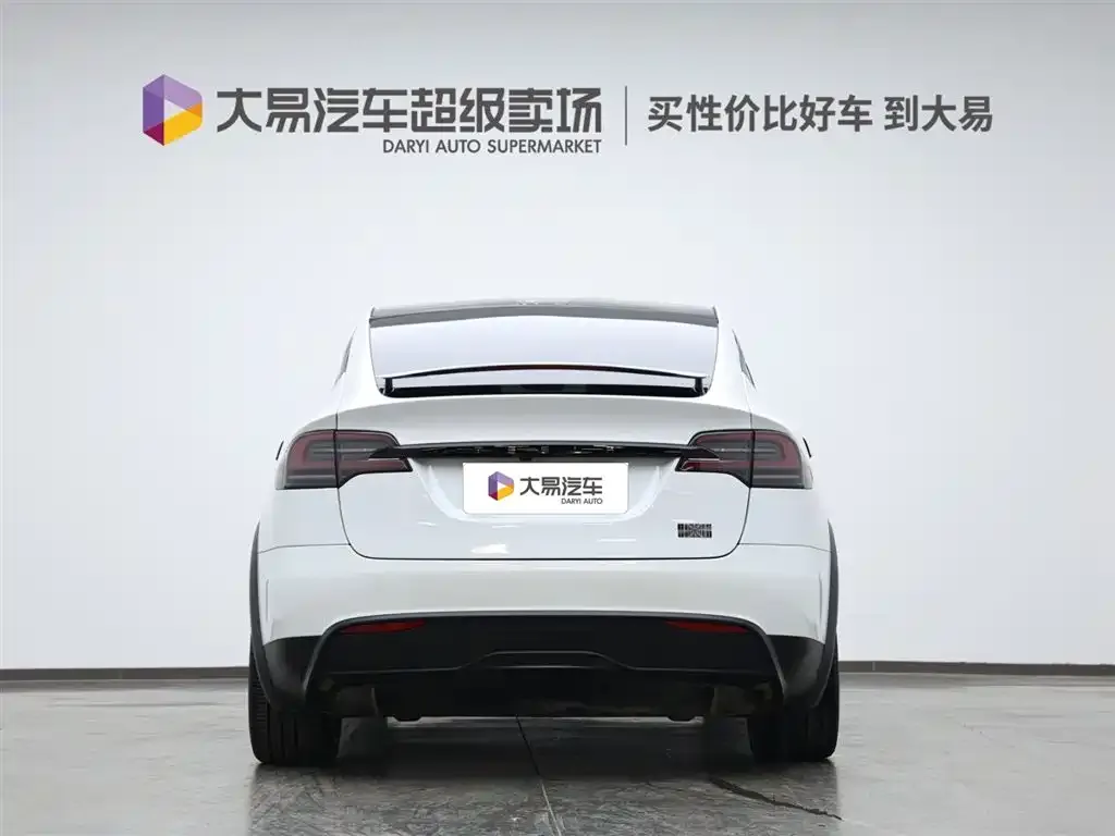 Tesla Model X — фото 4