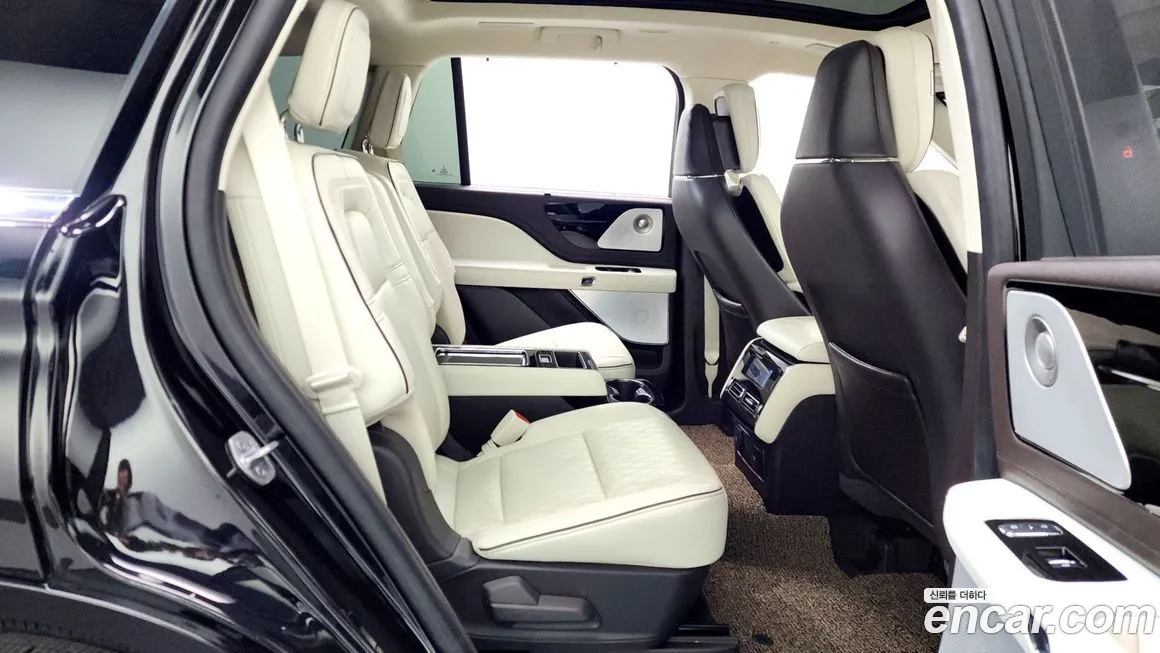 Lincoln Aviator — фото 10