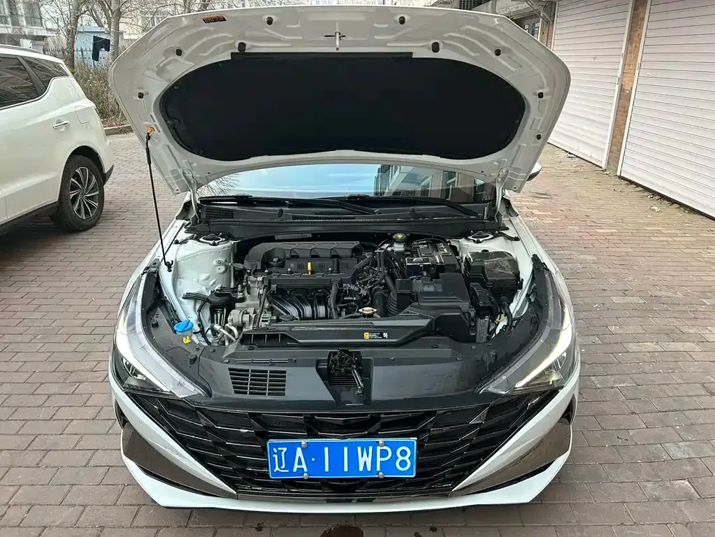 Hyundai Elantra — фото 5