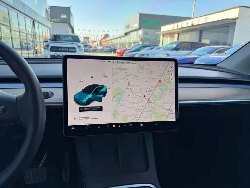 Tesla Model Y — фото 9