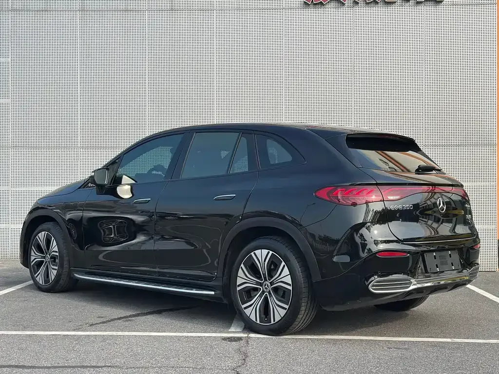 Mercedes-Benz EQE SUV — фото 6