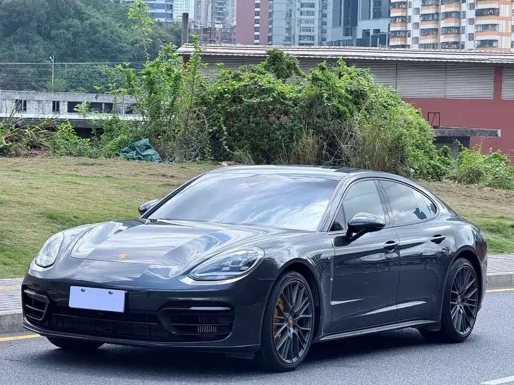 Porsche Panamera — фото 1