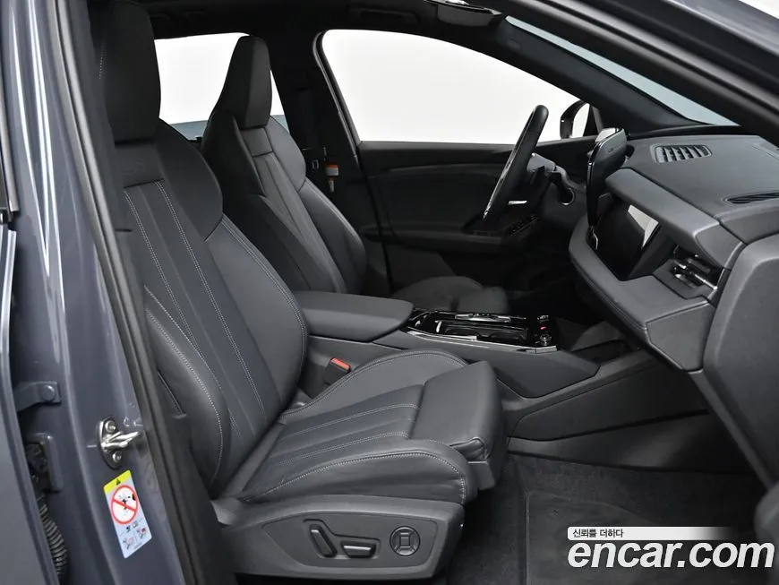 Audi Q6 e-tron — фото 10