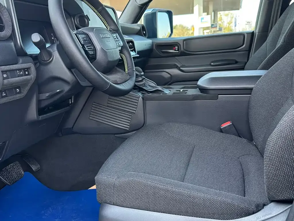 Toyota Prado — фото 10