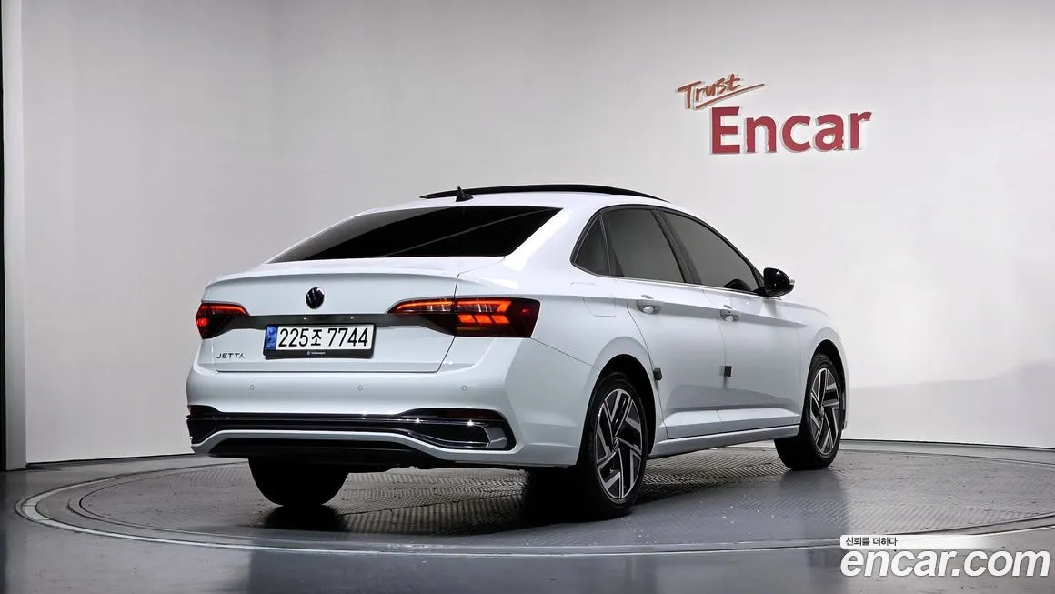 Volkswagen Jetta — фото 2