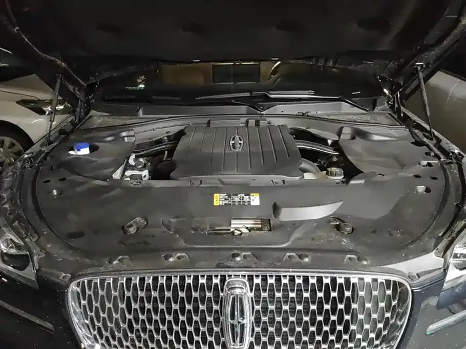 Lincoln Aviator — фото 10