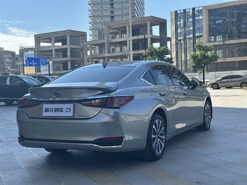 Lexus ES — фото 5