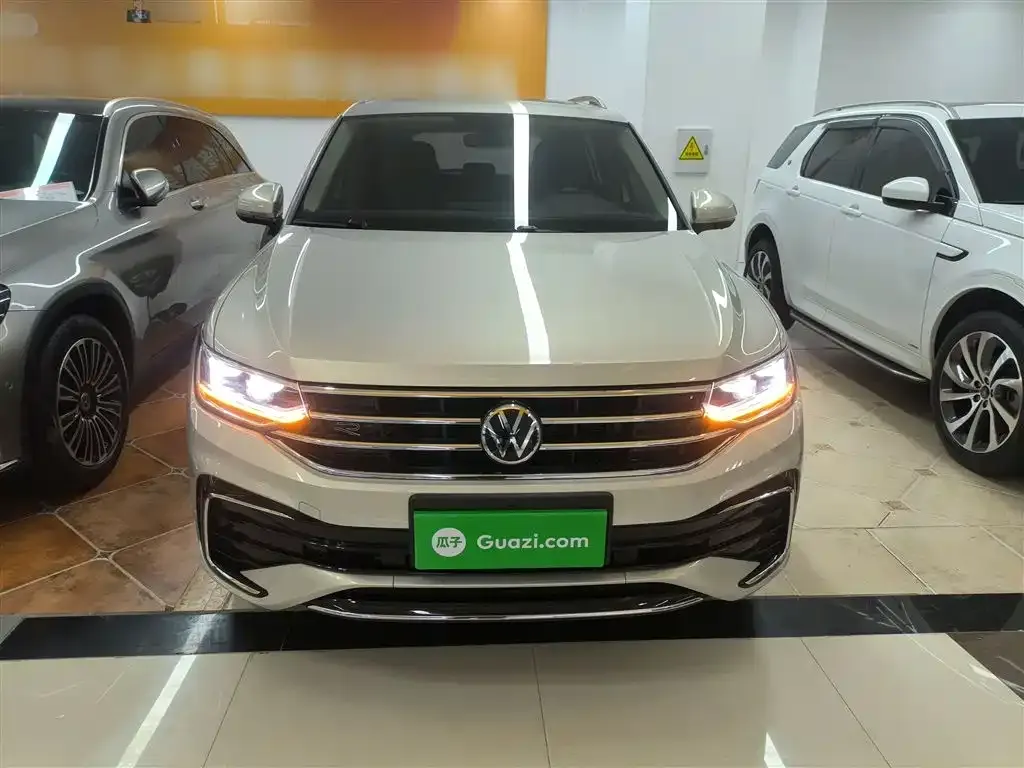 Volkswagen Tiguan L — фото 3