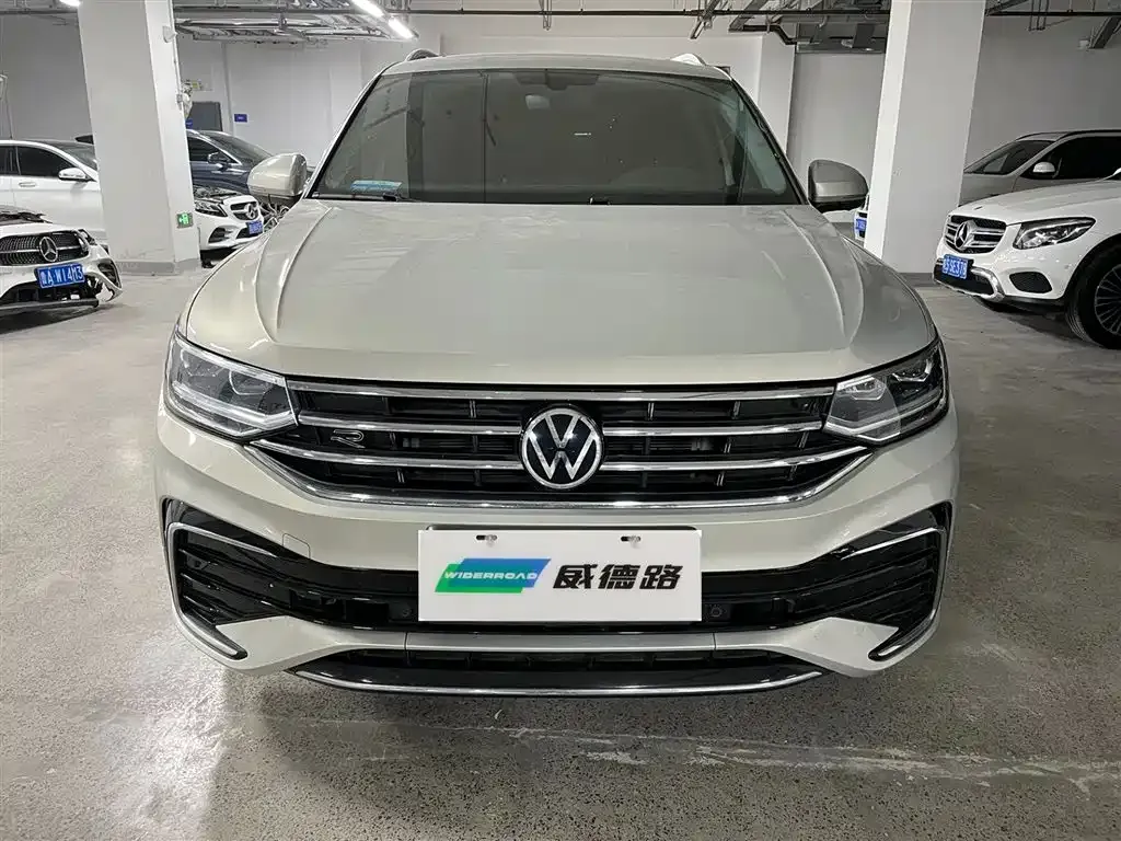 Volkswagen Tiguan L — фото 2
