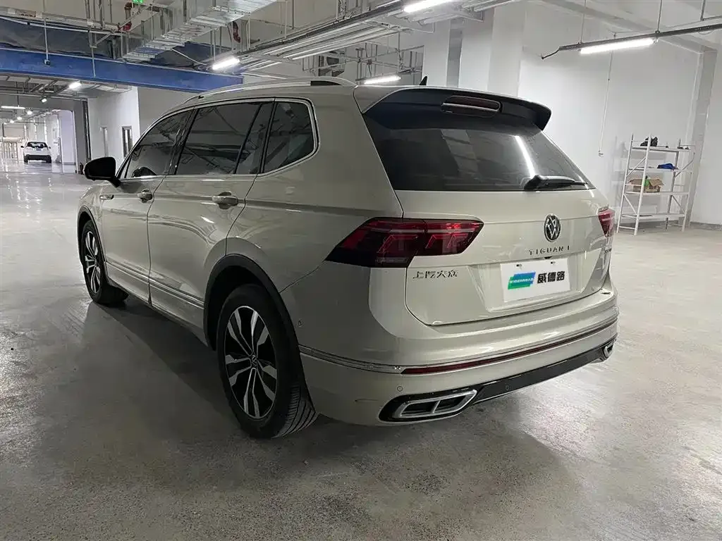 Volkswagen Tiguan L — фото 6