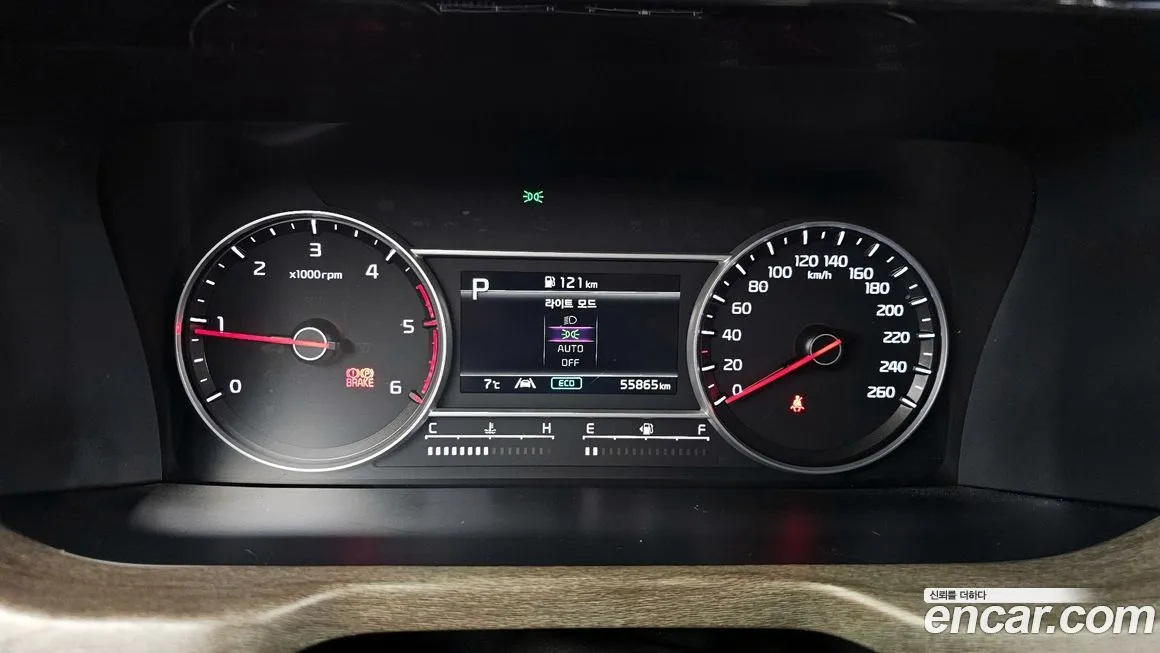 Kia Sorento — фото 8