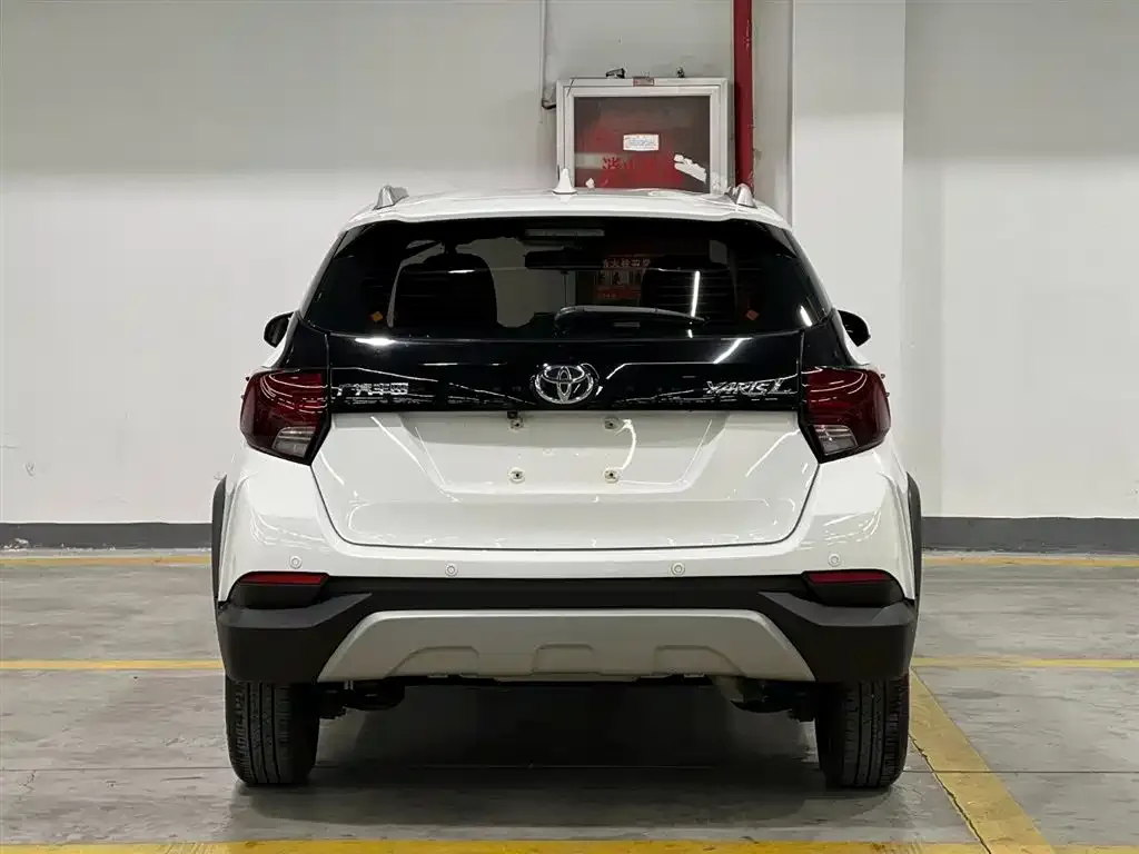 Toyota Yaris L — фото 6