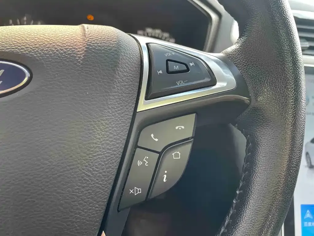 Ford Mondeo — фото 10