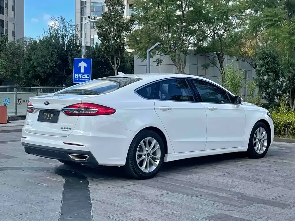Ford Mondeo — фото 4