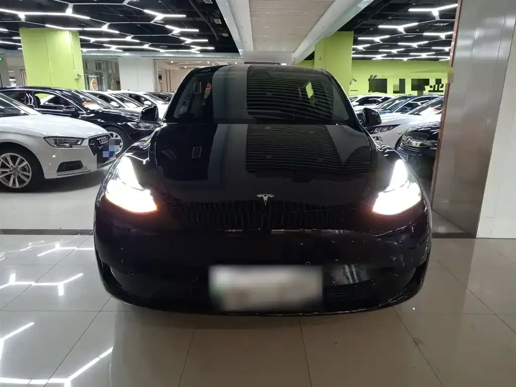 Tesla Model Y — фото 3