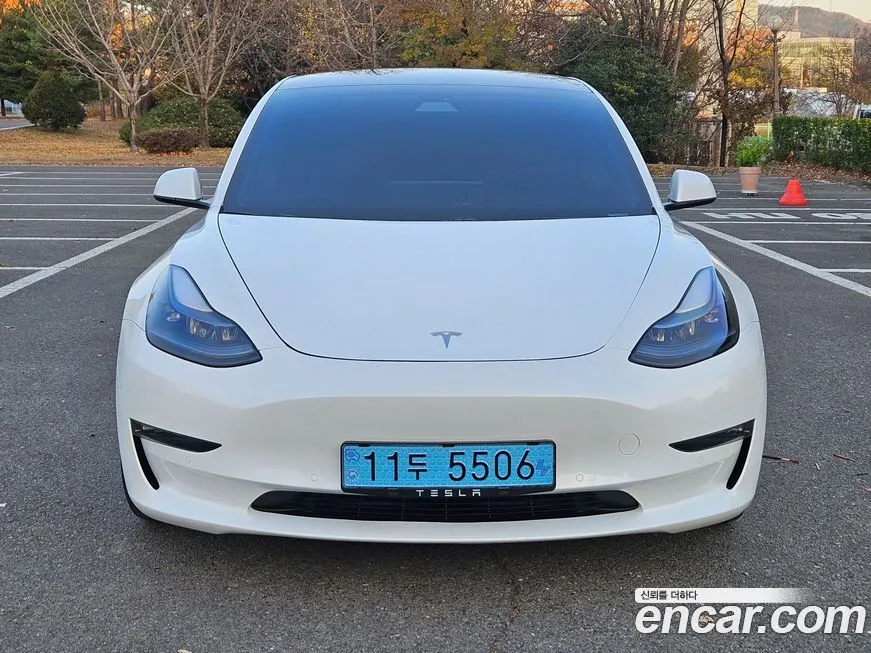 Tesla Model 3 — фото 1