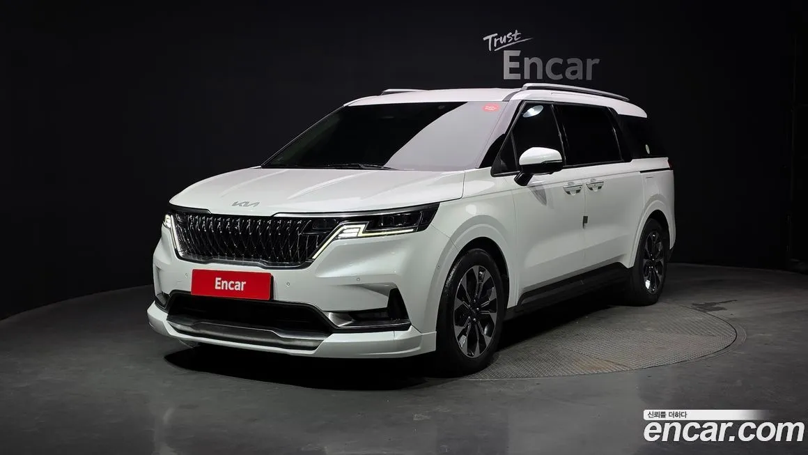 Kia Carnival — фото 1