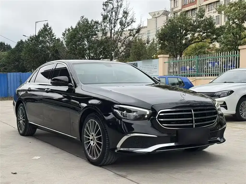 Mercedes-Benz E-Class — фото 4