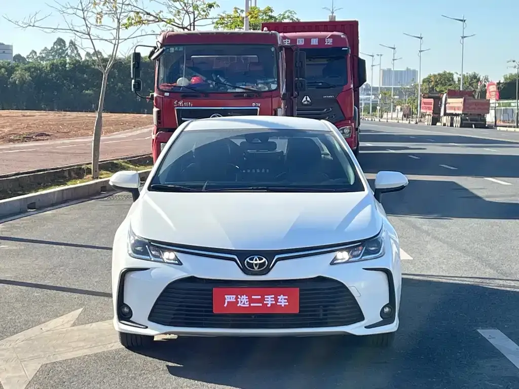 Toyota Corolla — фото 2