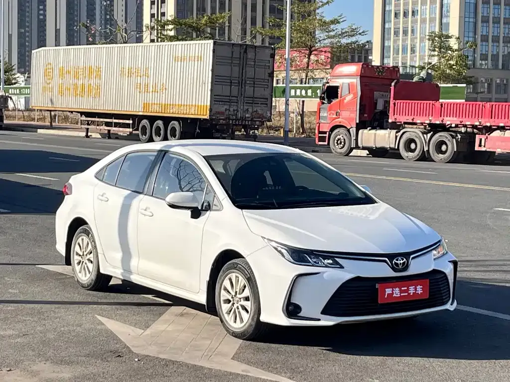 Toyota Corolla — фото 3