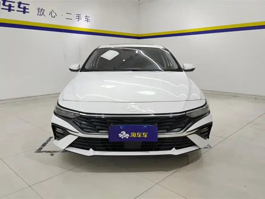 Hyundai Elantra — фото 2