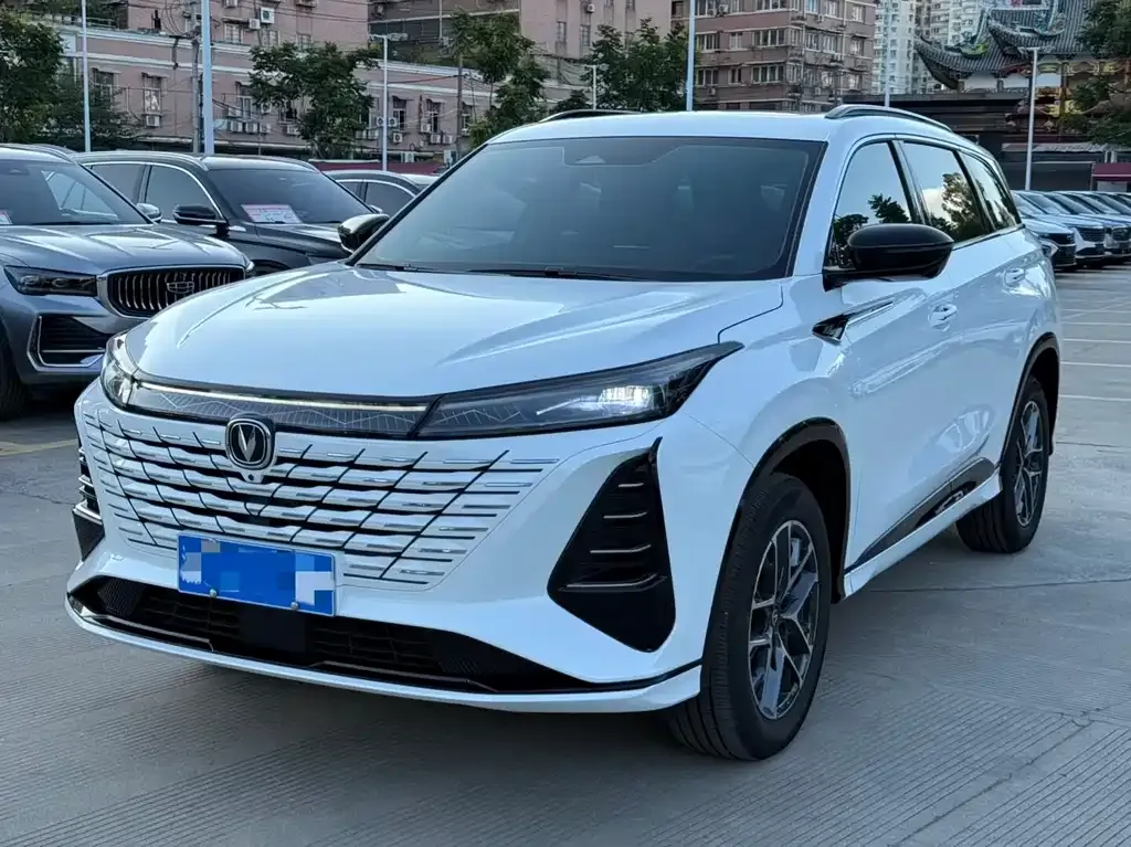 Changan CS75PLUS — фото 1
