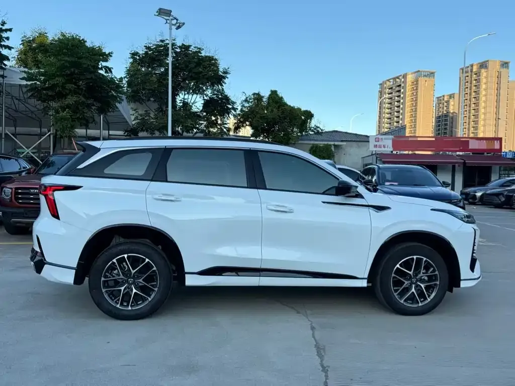 Changan CS75PLUS — фото 10
