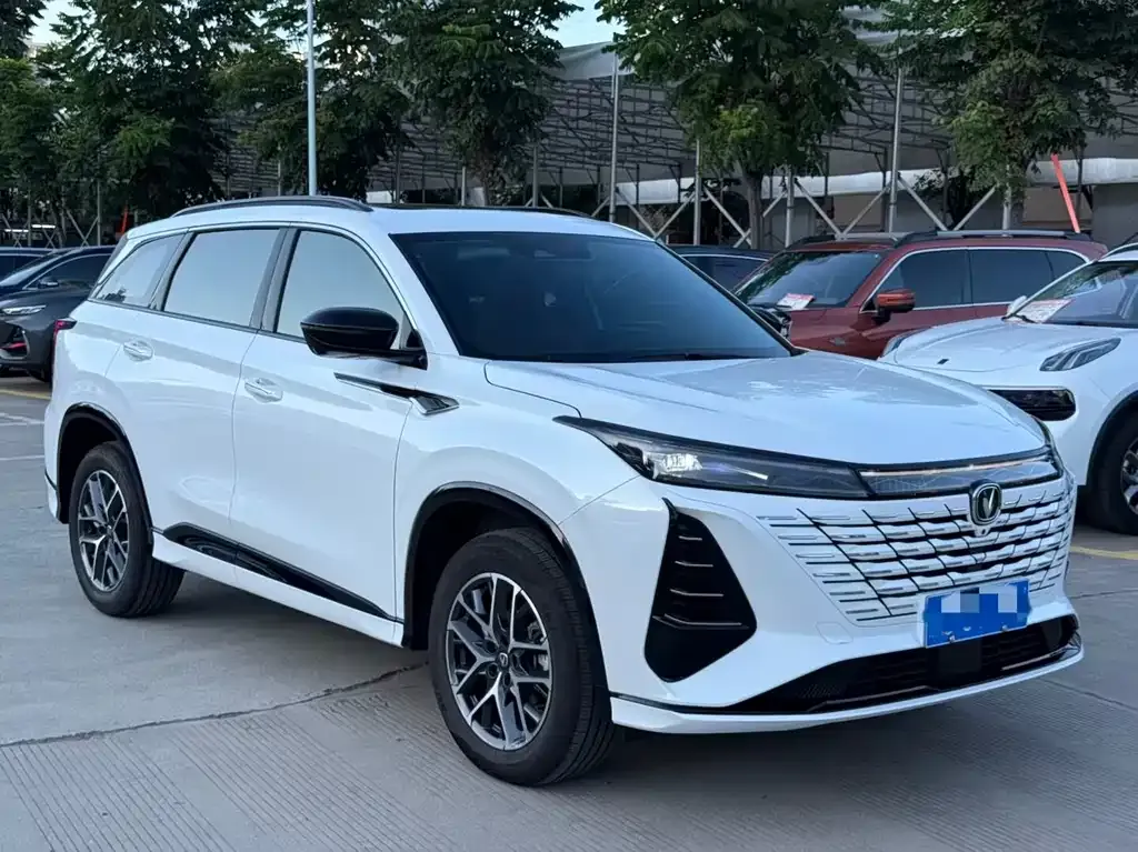 Changan CS75PLUS — фото 3