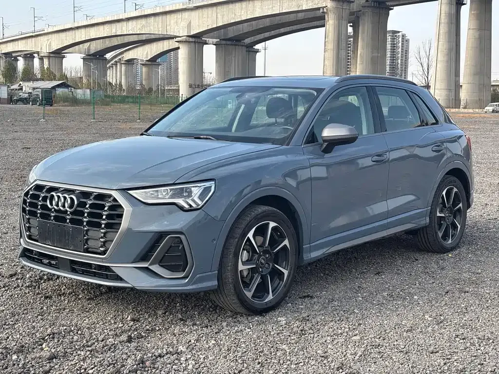 Audi Q3 — фото 1